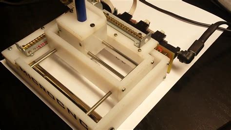 Mini CNC Plotter .